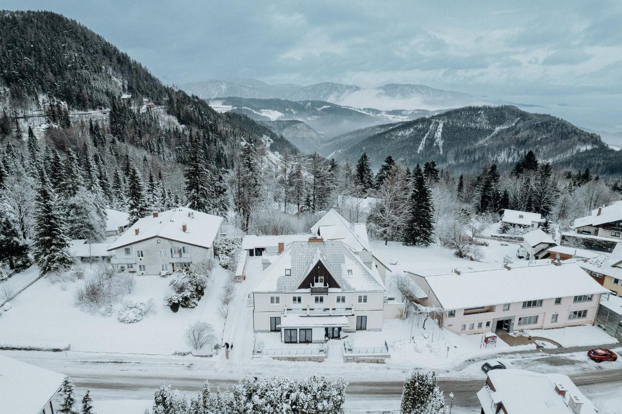 Der Loeffler Am Semmering Bed&Breakfast Exteriör bild